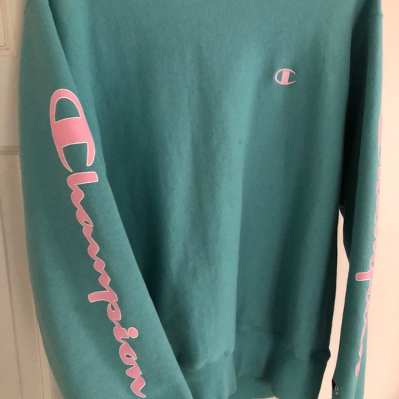 Uni- sex Champion Script Logo Crewneck Sweatshirt - Picture 2 of 4